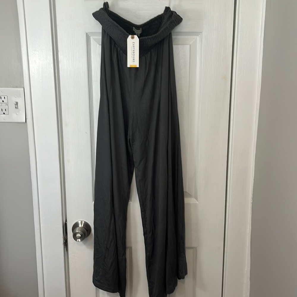 NWT gray gauchos